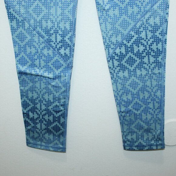 Nike Pro Women’s Hyperwarm Leggings Size Medium Blue Nordic Print - Picture 3 of 8